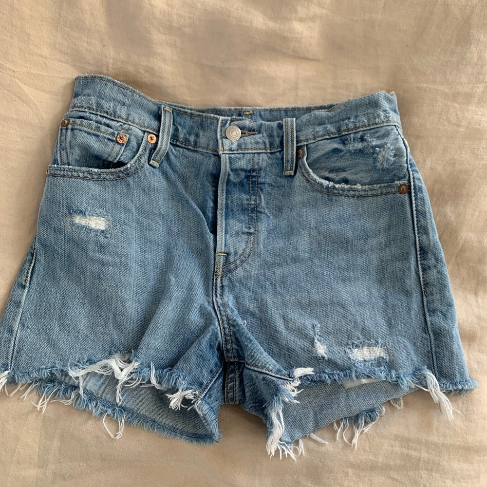 Levi’s Wedgie